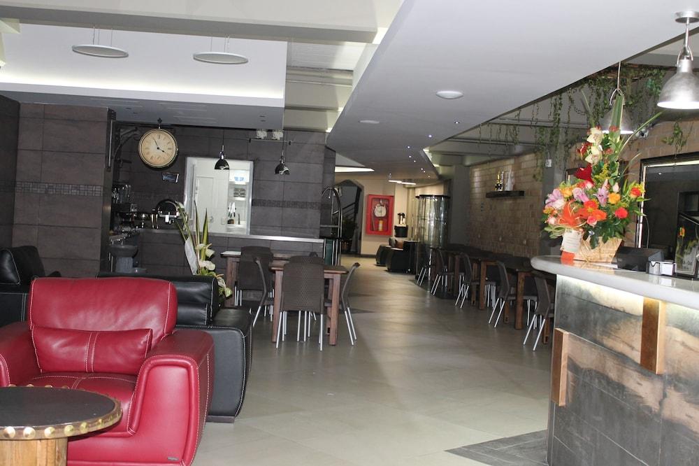 Hotel Provenza Garden Medellin Exterior photo